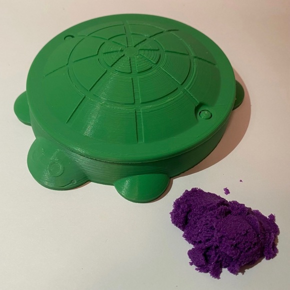 Sensory Turtle Sandbox | Nostalgic Desk Toy | Kinetic Sand Purple - Picture 3 of 3